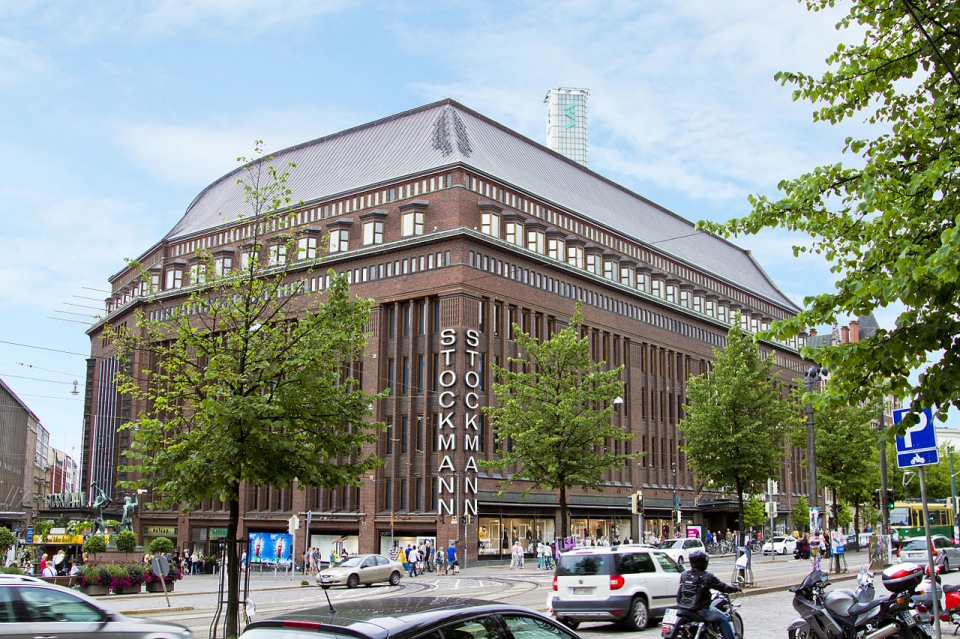 컨템포러리 뷰티 브랜드 ‘헉슬리(Huxley)’가 핀란드 헬싱키에 위치한 ‘스톡만STOCKMANN’ 백화점에 입점하며 유럽 시장의 교두보를 확보했다.