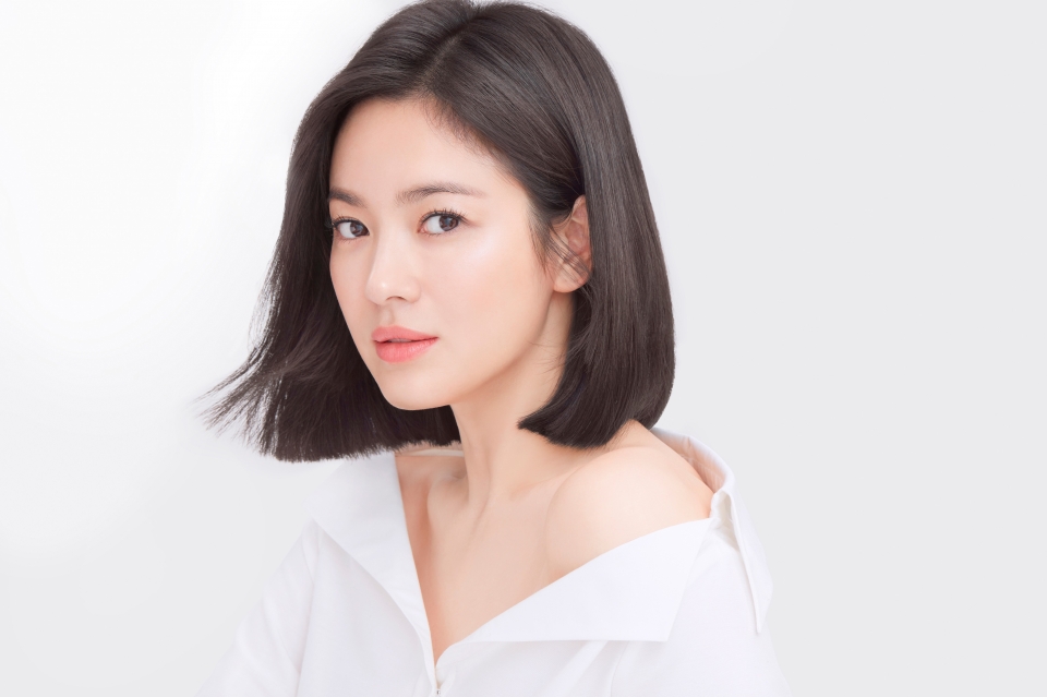 아모레퍼시픽 메이크온의 브랜드 모델로 배우 송혜교가 발탁됐다.