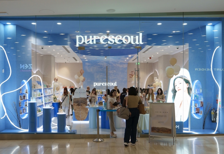 스킨1004 영국 현지 K-뷰티 컨셉 스토어 ‘퓨어서울’ 매장